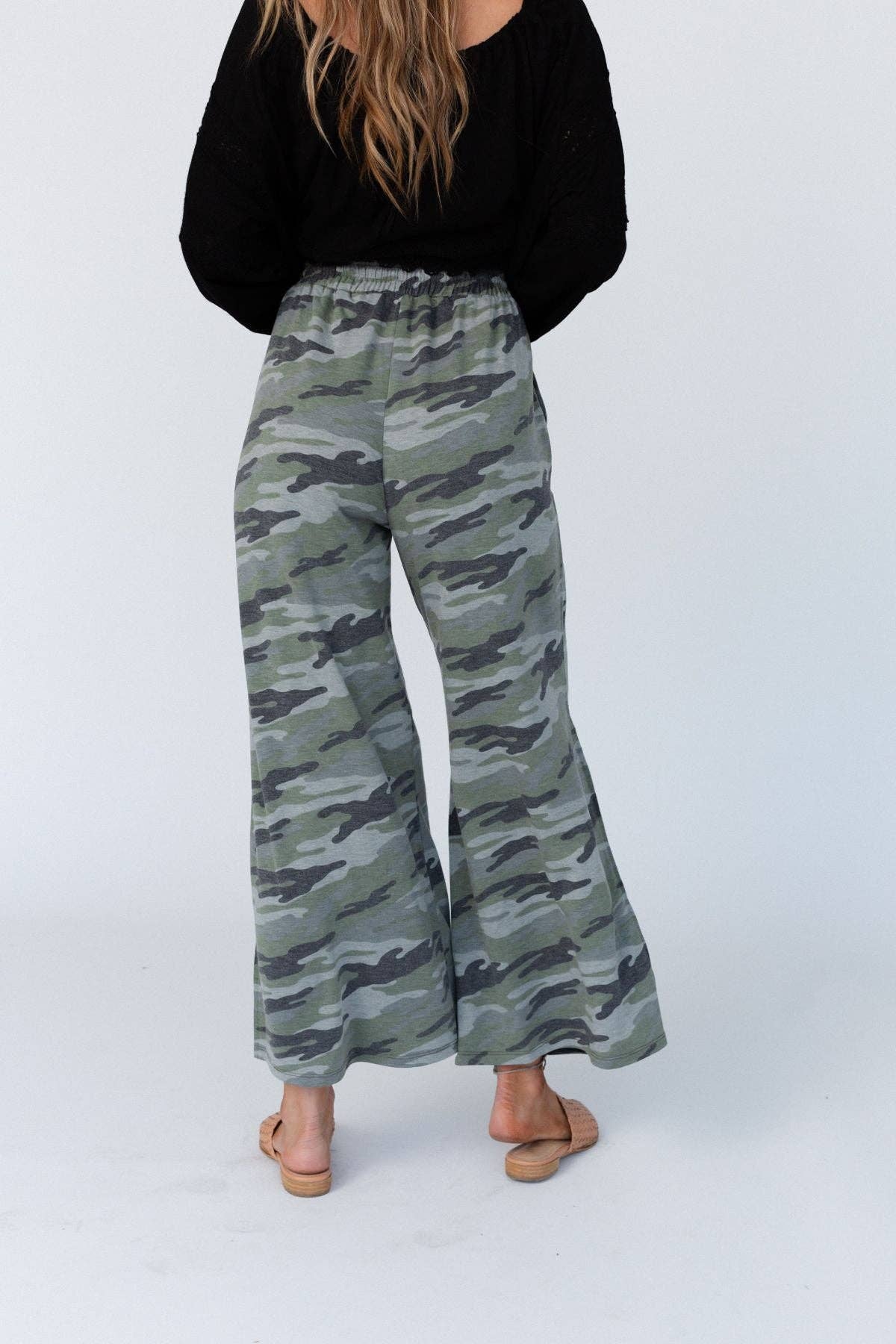 Casual Wanderer Wide Leg Slit Pants - Charcoal Camo Pant: S