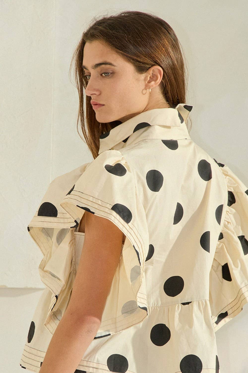 IT2337 Ruffle Sleeves Pintuck Detail Polka Dot Print top: Ivory/Black / S-M-L (2-2-2)