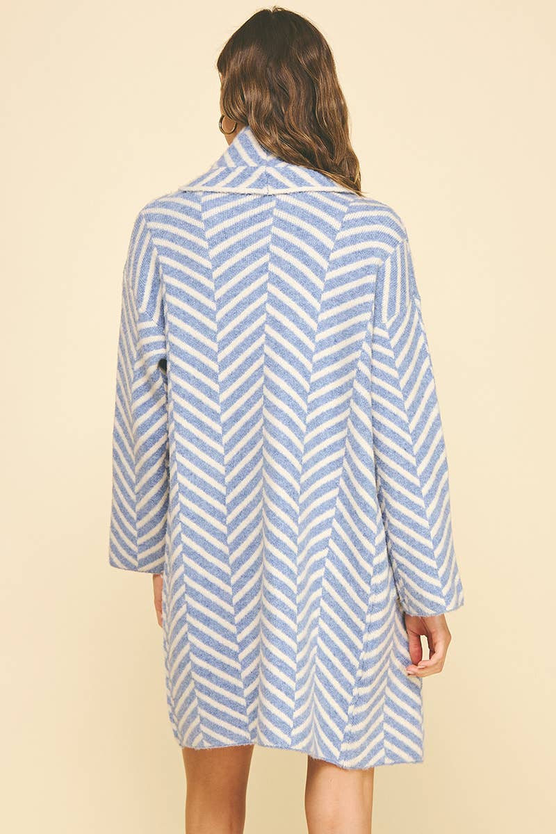 DIAGONAL STRIPE PATTERN CARDIGAN: Blue