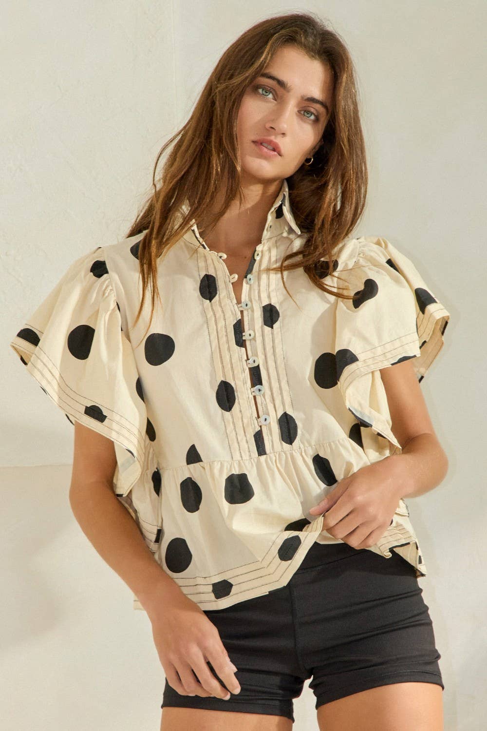 IT2337 Ruffle Sleeves Pintuck Detail Polka Dot Print top: Ivory/Black / S-M-L (2-2-2)