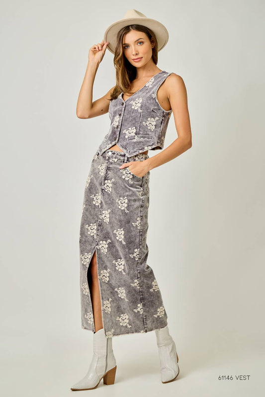 Embroidered Front Slit Corduroy Skirt: Washed Black