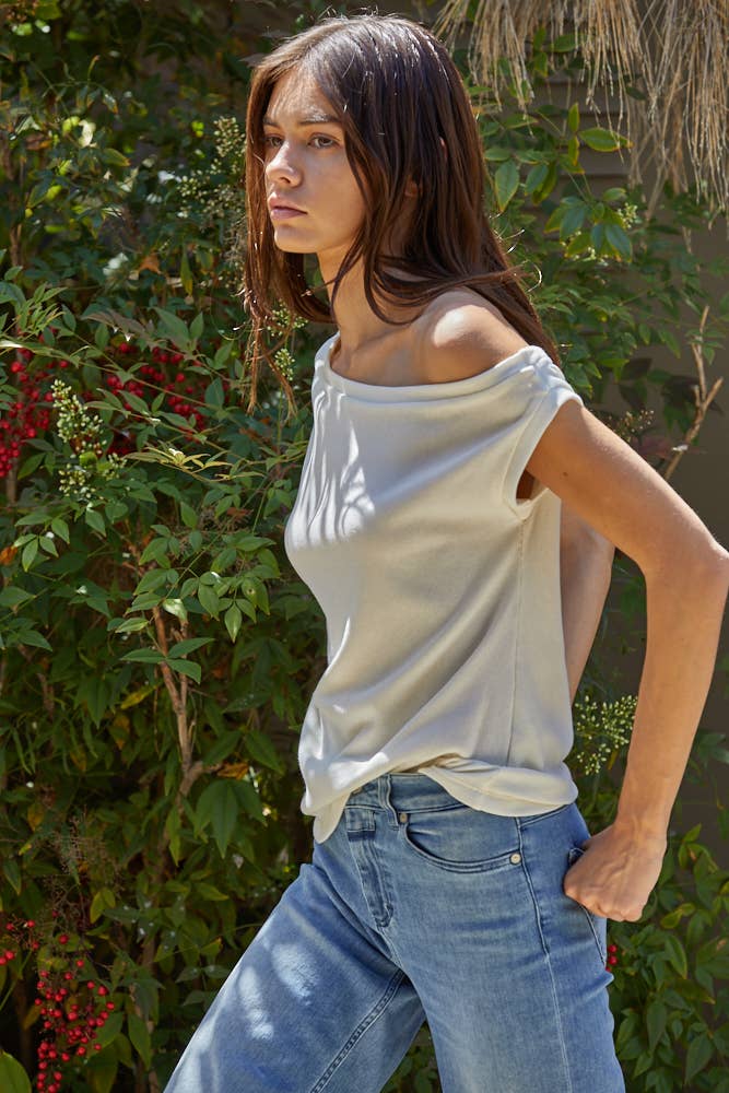 RJ2606 | Knit Rib One Shoulder Round Neck Sleeveless Top: Cream / L