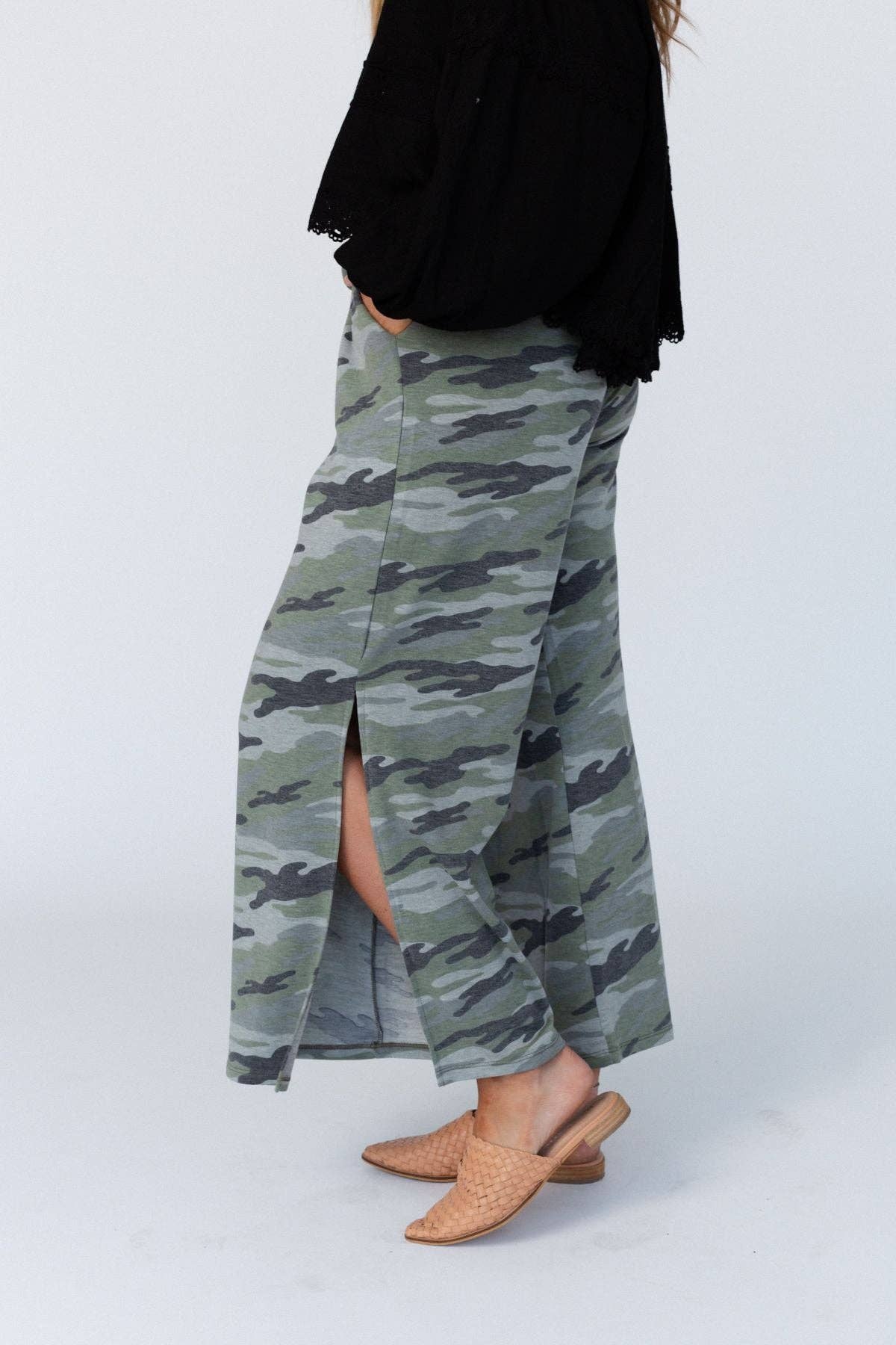 Casual Wanderer Wide Leg Slit Pants - Charcoal Camo Pant: M