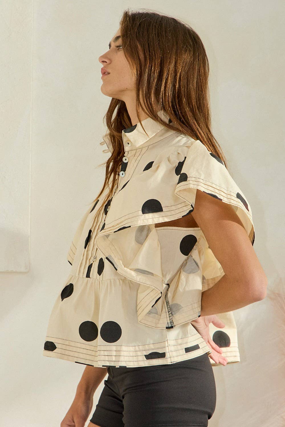 IT2337 Ruffle Sleeves Pintuck Detail Polka Dot Print top: Ivory/Black / S-M-L (2-2-2)